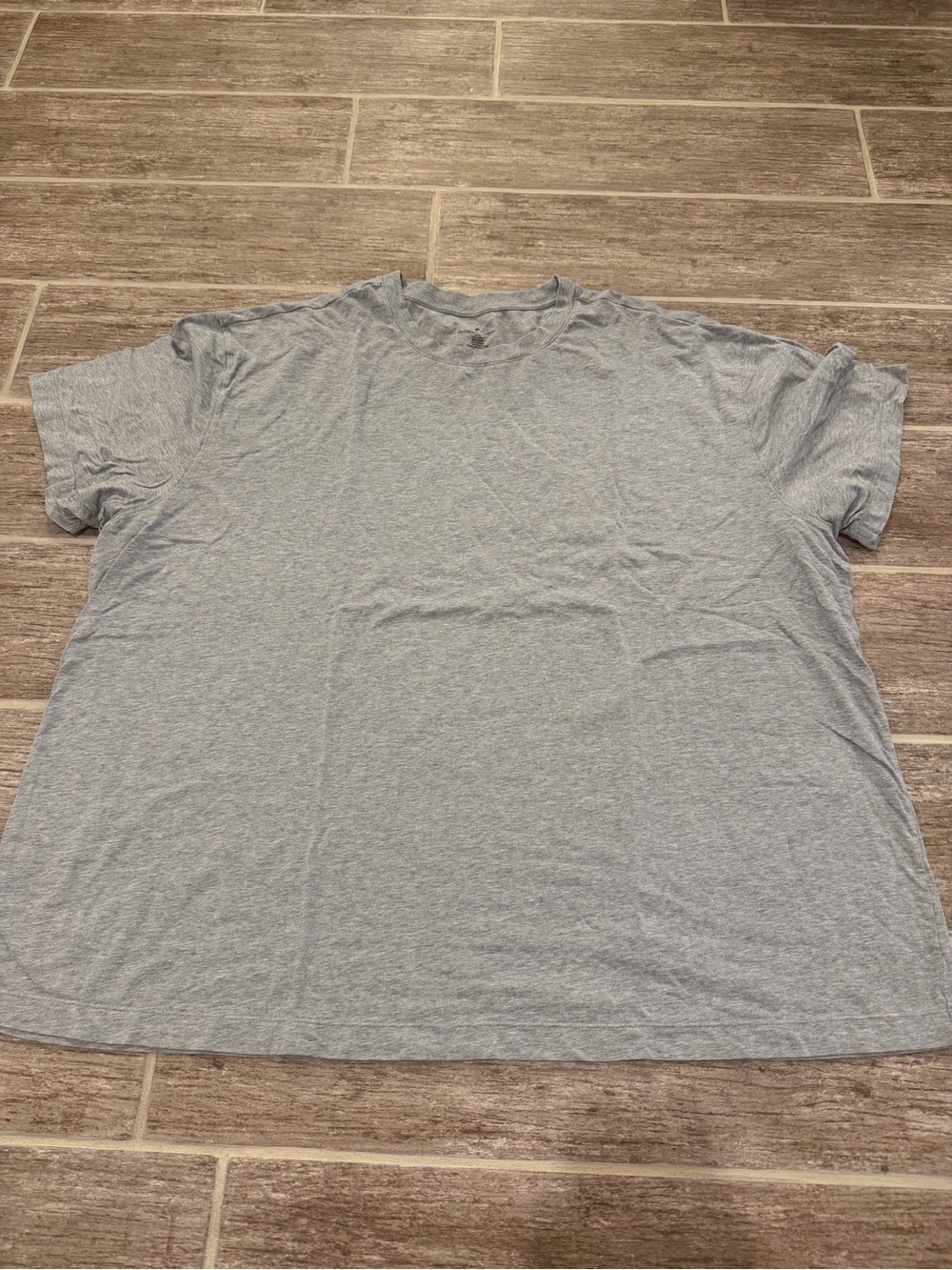 FABLETICS GRAY GREY TSHIRT